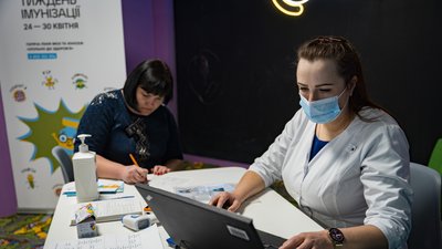 Жителів Дніпропетровщини запрошують безоплатно щепитися від дифтерії та правця. Куди звертатися Жителів Дніпропетровщини запрошують безоплатно щепитися від дифтерії та правця. Куди звертатися