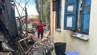 удар дроном по Павлограду, загорівся магазин, поранено 15-річну дівчинку