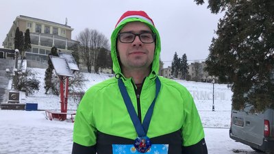 У Тернополі відбувся забіг святих Миколаїв У Тернополі відбувся забіг святих Миколаїв