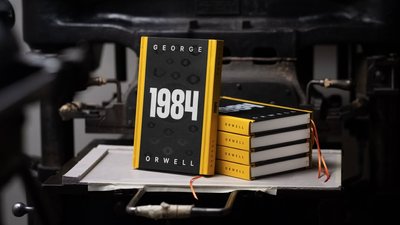 Книга "1984" Джорджа Орвелла, яку не можливо відкрити і прочитати