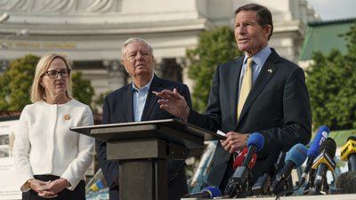 Американці можуть не терпіти затягування Трампом рішення щодо Росії — сенатор США