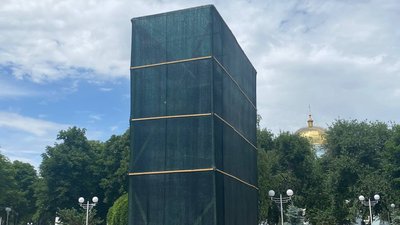 Пам'ятник Суворову в Ізмаїлі огородили Пам'ятник Суворову в Ізмаїлі огородили