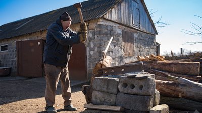 Живуть у корівниках та розбитих будинках: у Князівку на Херсонщині повернулися люди Живуть у корівниках та розбитих будинках: у Князівку на Херсонщині повернулися люди