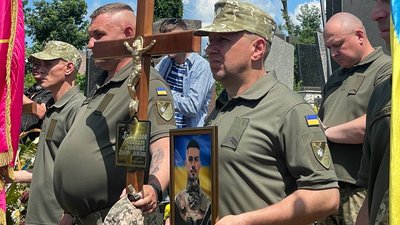 Прощання з бійцем Михайлом Петришиним