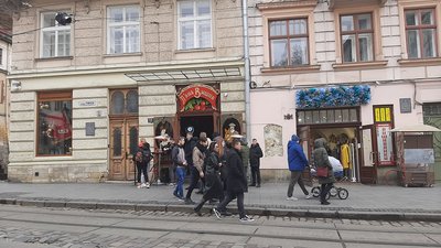 "Карантин вихідного дня": у Львові поліція проводила перевірки, а юристи консультували підприємців "Карантин вихідного дня": у Львові поліція проводила перевірки, а юристи консультували підприємців