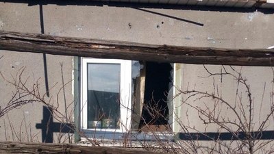 73-річна жінка в лікарні: у поліції розповіли подробиці обстрілу Красногорівки. ФОТО