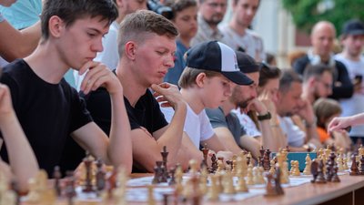 У Львові сестри Музичук зіграли з охочими в шахи У Львові сестри Музичук зіграли з охочими в шахи