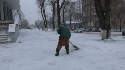 Розчищають сніг і відкрили "Пункти незламності": Черкащина після снігопаду Розчищають сніг і відкрили "Пункти незламності": Черкащина після снігопаду