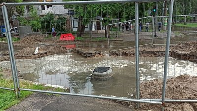 Після зливи. У Миколаєві рівень води на деяких вулицях піднявся до 50 см Після зливи. У Миколаєві рівень води на деяких вулицях піднявся до 50 см