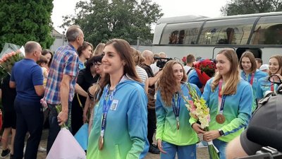 До Харкова повернулися синхроністки — бронзові призерки Олімпіади-2020 До Харкова повернулися синхроністки — бронзові призерки Олімпіади-2020