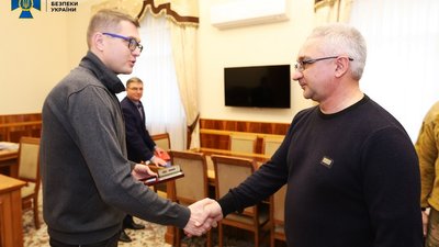 СБУ нагородила харків'янина, який завадив викрасти танки у 2014 році