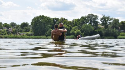 "Панічного страху бути не може". Кропивницький водолаз про роботу під товщею води "Панічного страху бути не може". Кропивницький водолаз про роботу під товщею води
