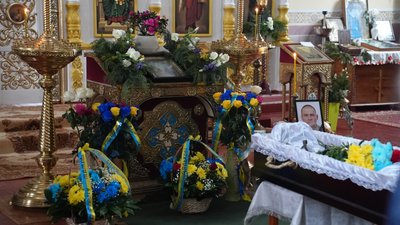 Був два роки в полоні: на Черкащині поховали загиблого захисника Був два роки в полоні: на Черкащині поховали загиблого захисника