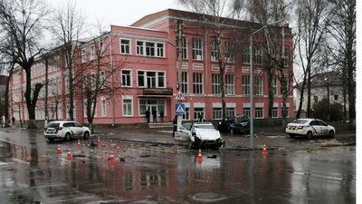 6-ро людей травмувалися внаслідок аварії, що сталася вчора у Полтаві 6-ро людей травмувалися внаслідок аварії, що сталася вчора у Полтаві
