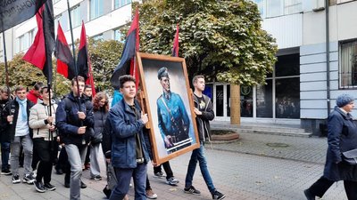 В Івано-Франківську панахидою і ходою вшанували борців за волю України В Івано-Франківську панахидою і ходою вшанували борців за волю України