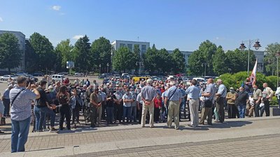 У Рівному колишні силовики вимагали перерахунку пенсій. Як це було