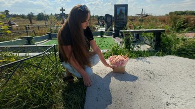 Біля Полтави жінці забетонували могилу без відома її рідних