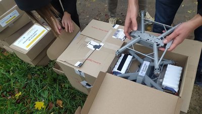 "Ударна сотня": рівненський благодійний фонд передав ЗСУ партію дронів-камікадзе "Ударна сотня": рівненський благодійний фонд передав ЗСУ партію дронів-камікадзе