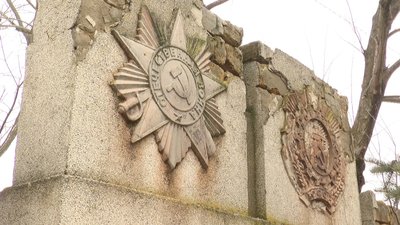 Декомунізація не дійшла. На Миколаївщині знайшли ще один пам'ятник Леніну Декомунізація не дійшла. На Миколаївщині знайшли ще один пам'ятник Леніну