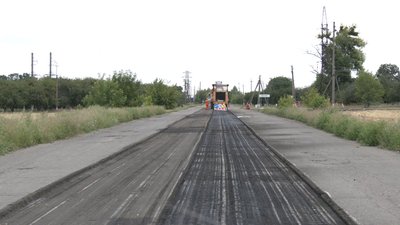 Три кілометри вздовж села: на Балаклійщині вперше за 20 років розпочали капремонт дороги Три кілометри вздовж села: на Балаклійщині вперше за 20 років розпочали капремонт дороги