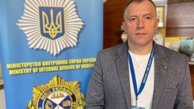 Сергій Лозовий, директор Миколаївського науково-дослідного експертно-криміналістичного центру. Сергій Лозовий, директор Миколаївського науково-дослідного експертно-криміналістичного центру.