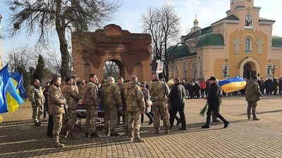 У Ніжині та Прилуках попрощалися із захисниками України