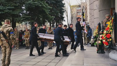 В Одесі простилися з загиблим під час війни військовослужбовцем В Одесі простилися з загиблим під час війни військовослужбовцем