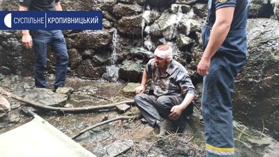 Чоловік їхав на мопеді і не впорався з керуванням Чоловік їхав на мопеді і не впорався з керуванням