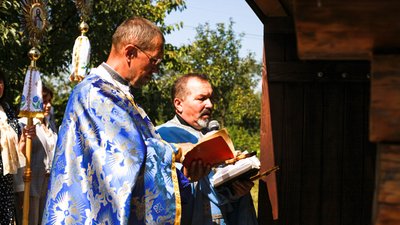 Церкву освячують представники двох парафій Соколова Церкву освячують представники двох парафій Соколова