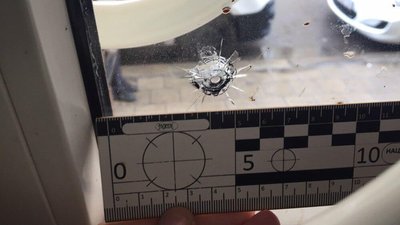 У центрі Франківська чоловік з ножем та пістолетом кидався на людей У центрі Франківська чоловік з ножем та пістолетом кидався на людей