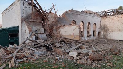 Зруйнований старостат у Лозівській громаді