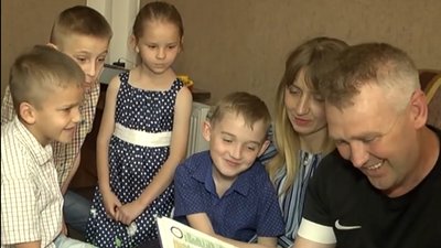 "Я зажди мріяв про велику родину". Херсонець виховує десятьох дітей "Я зажди мріяв про велику родину". Херсонець виховує десятьох дітей