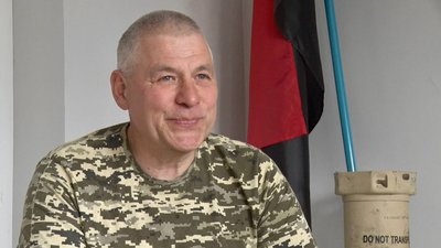 Сталева сотня: тернопільська волонтерка виготовляє прикраси з гільз