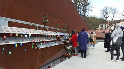 У Львові до Великодня прикрасили Меморіал Небесної Сотні У Львові до Великодня прикрасили Меморіал Небесної Сотні