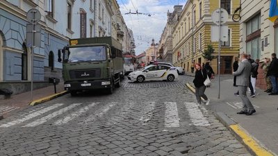 У Чернівцях через навчання СБУ перекрили рух транспорту в центрі міста