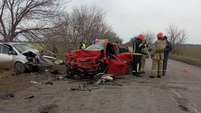 У ДТП на Миколаївщині загинули двоє підлітків У ДТП на Миколаївщині загинули двоє підлітків