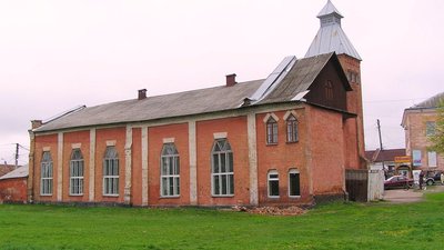 Дерев'яна хата в поєднанні з церковним стилем: український архітектурний модерн на Чернігівщині Дерев'яна хата в поєднанні з церковним стилем: український архітектурний модерн на Чернігівщині