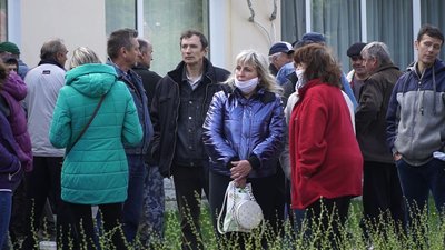 Протест на Менському сирзаводі: 200 робітників 5 місяців не отримують зарплатні.