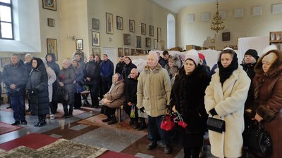 "Дуже сумую за ним": у Полтаві попрощалися із Іллею Левченком, який загинув на Донеччині "Дуже сумую за ним": у Полтаві попрощалися із Іллею Левченком, який загинув на Донеччині