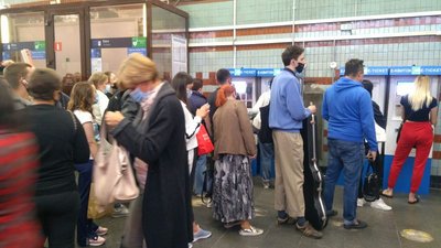 У метро Києва стався збій через зниження напруги
