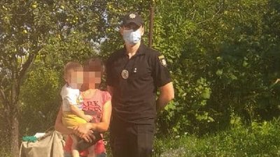 На Закарпатті всю ніч шукали 2-річного хлопчика, що заснув у закинутому будинку