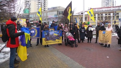 "На ці акції реагують, навіть росіяни": у Хмельницькому відбулася чергова акція "Поверніть героїв додому"