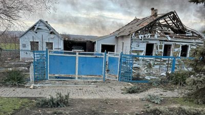 По селу 13 влучань. Армія РФ з "Ураганів" атакувала село у Курахівській громаді: є загиблий, поранені діти