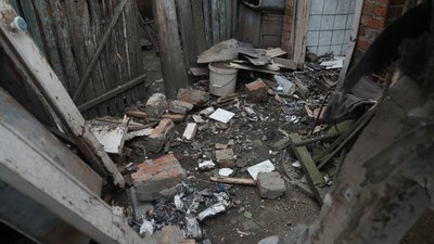 Тут був вуличний туалет, який знищив російський FPV-дрон у Сумах