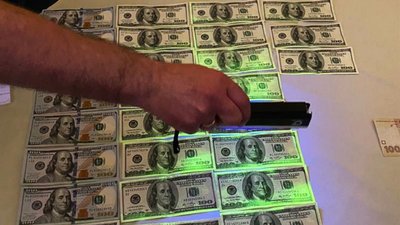 На Львівщині прикордонника затримали на хабарі у понад 3500 доларів