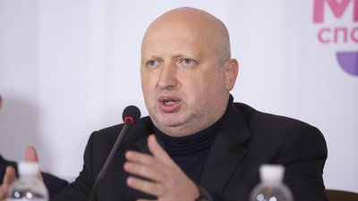 "Прийшов час забувати старі чвари". Турчинов очолив штаб партії Порошенка