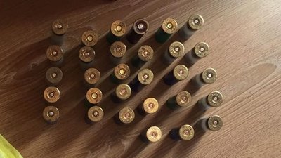 На Херсонщині поліція викрила чоловіка, який вирощував коноплі та зберігав зброю На Херсонщині поліція викрила чоловіка, який вирощував коноплі та зберігав зброю