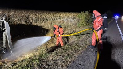 Внаслідок ДТП на Черкащині перекинулась вантажівка з хлором