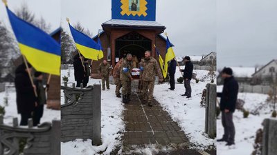 Чернігівщина попрощалася з чотирма захисниками України Чернігівщина попрощалася з чотирма захисниками України