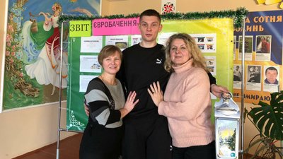 Сопілкар з гурту Kalush Orchestra побував у волинській школі, де колись навчався Сопілкар з гурту Kalush Orchestra побував у волинській школі, де колись навчався